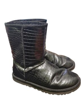 UGG Classic Short Croco Black Leather Shearling Boots Womens Size 7 1012906